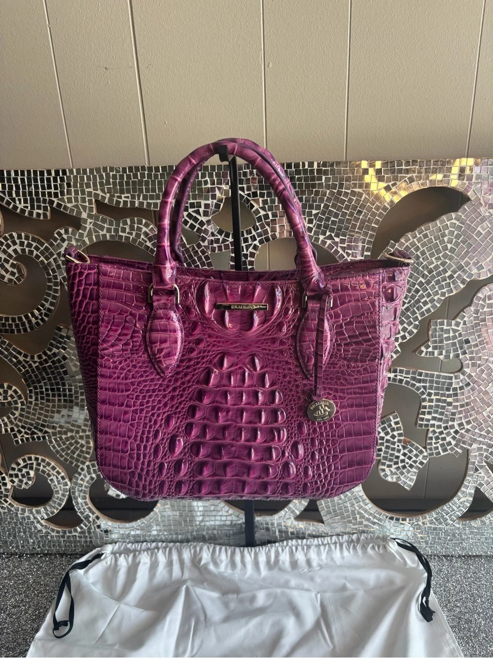 ⭐️Brahmin‎ Fuchsia Croc-Embossed Leather Satchel